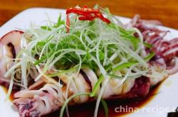 The recipe for steamed squid