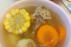 The recipe for Cantonese style soup with carrot, corn, and fan bone soup