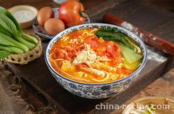 Preparation of tomato thick Noodles in soup