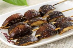 The recipe for roasted shiitake mushrooms with black pepper flavor