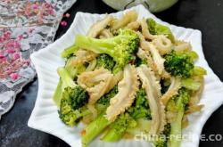 The recipe for stir frying beef tripe with broccoli