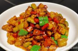 The recipe for stir frying spicy diced chicken in soy sauce