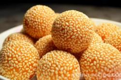 The recipe for sweet potato sesame balls