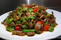 The method of stir frying chicken gizzards