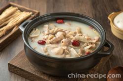 Preparation of Pepper Pork Tripe and Chicken Soup