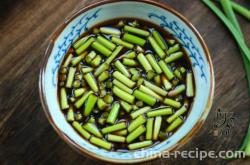 The recipe for garlic sprouts and pickled vegetables