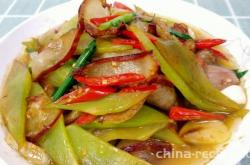 The method of stir frying preserved meat with Cantonese style lettuce