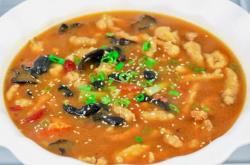 The recipe for sour soup and crispy meat