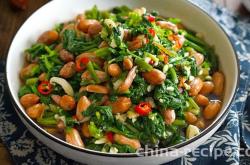 The recipe for fried peanuts and cold mixed spinach