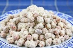 The method of hanging frost peanuts