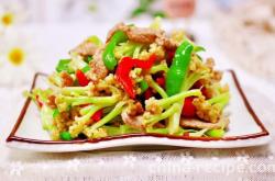 The method of stir frying pork with cauliflower