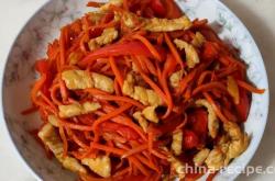 The method of stir frying pork with shredded radish