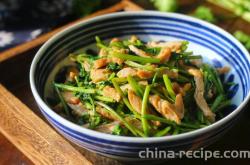 The method of stir frying shredded pork with cilantro