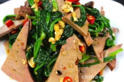 Method for making cold stir spinach and pork liver