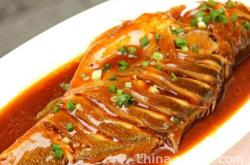 The method of cooking yellow croaker with sauce