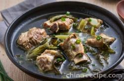 How to make pickled Chinese cabbage spareribs