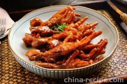 The method of braised chicken feet