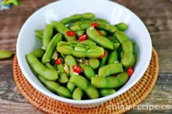 The recipe for spicy boiled edamame