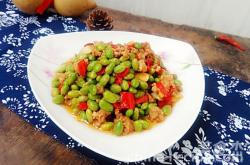 The method of stir frying edamame with minced meat