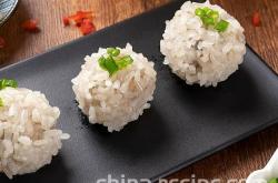 Preparation of lotus root pearl Rice-meat dumplings