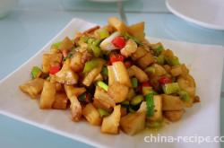 The method of making spicy stir fried diced lotus root