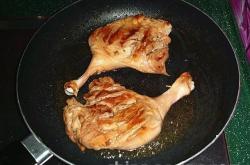 Follow the recipe of burning duck legs