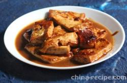 The recipe for frying tofu with sauce