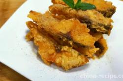 The method of making spicy and crispy fried fish chunks