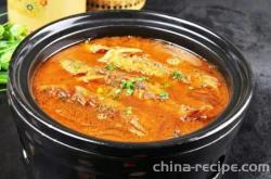 The recipe for stewed yellow croaker with tomatoes