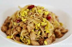 The method of stir frying meat with bean sprouts