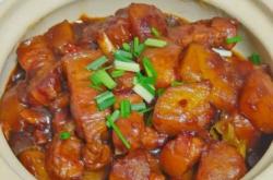 Braised pork belly with Potatoes and pickled Chinese cabbage