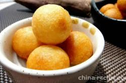 The method of making sweet potato glutinous rice balls