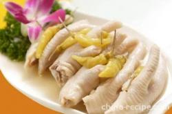 The method of making pickled pepper chicken feet