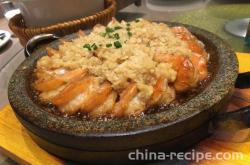 The recipe for flat pot golden garlic shrimp