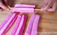 Practice of pitaya deep-fried dough sticks