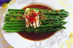 The recipe for garlic flavored asparagus