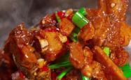 The recipe for braised and spicy pork ribs