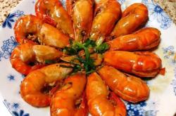 The method of braised crayfish