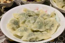 The method of making dumplings with four fresh fillings