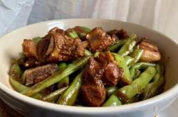 The recipe for stewing pork ribs with green beans