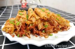 The method of making dried tofu rolls with enoki mushrooms