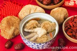 The method of stewing chicken soup with monkey head mushroom and mushroom jelly