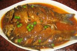 The recipe for husband and wife Douban crucian carp