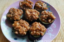 Method of Steamed Meat Balls with Garlic and Eggplant