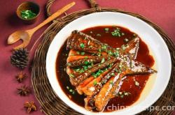 The method of braised fish tail