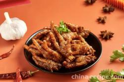 The method of making sweet and spicy sauce braised chicken feet