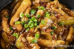 The method of stir frying eggplant with meat