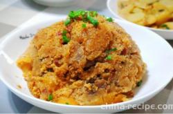 The method of steaming pork ribs with Sichuan style noodles