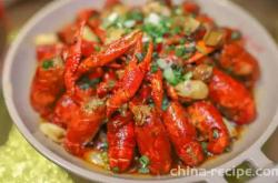 The recipe for braised crayfish in signature oil