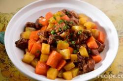 The recipe for carrot, potato, and braised pork